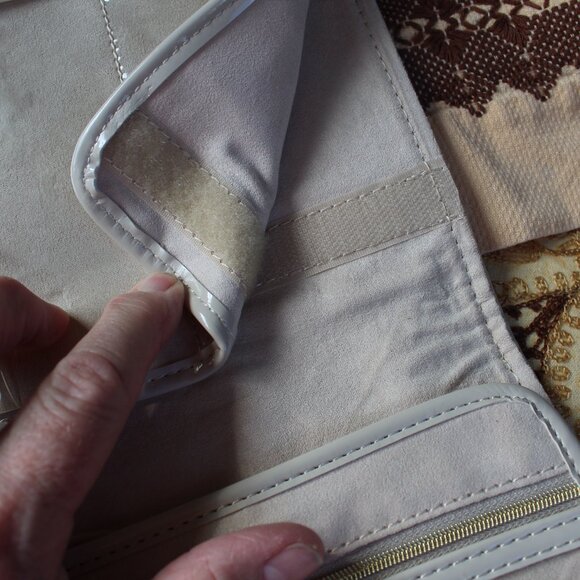 Kendra Scott Jewelry Travel Case Hanging 4 Removable Compartments - Picture 9 of 16